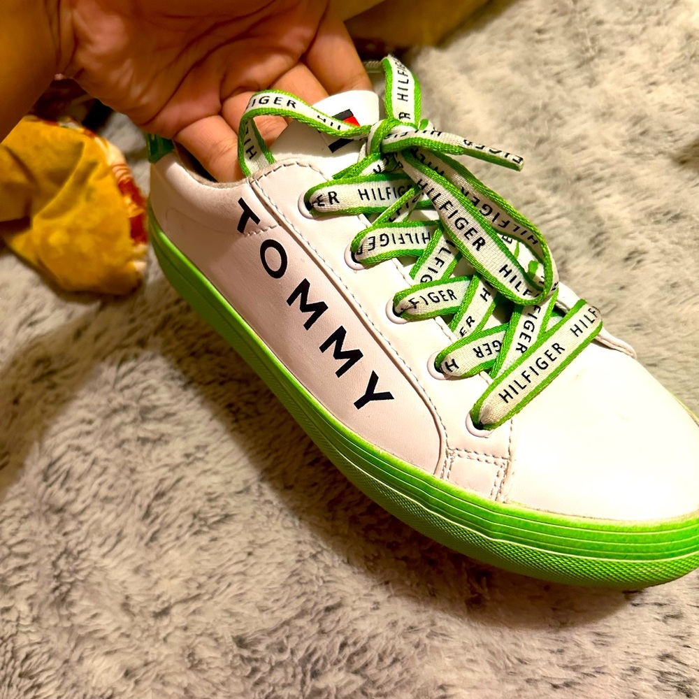 Tommy Hillfiger 8.5